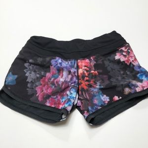 Lululemon speed up mid rise lined shorts 4”